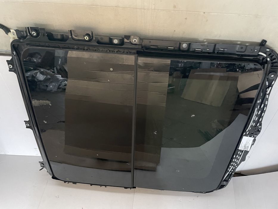 Trapa panoramic BMW seria 3 G21