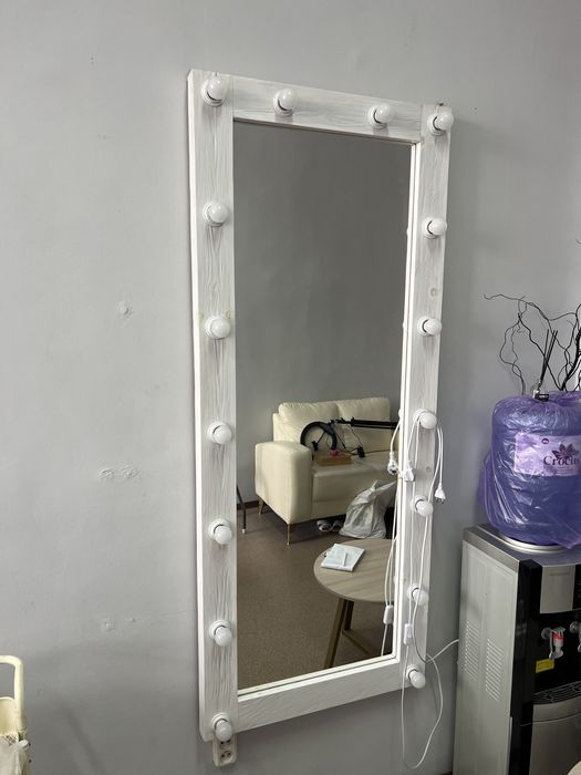 Продаеться оборудование для бьюти студии