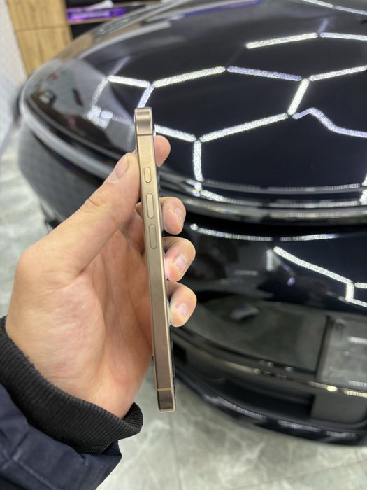 Apple iPhone 16 Pro Desert