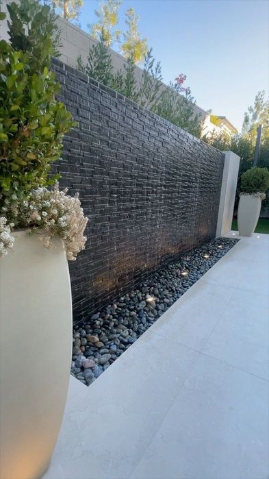 Водопады, фонтаны,  бассейны,  пруды,  аквапарки  водные объекты