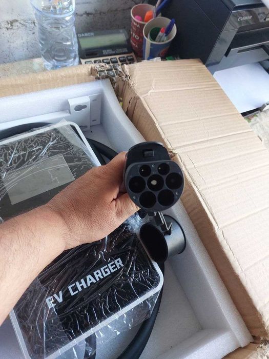 Оригинальное зарядное устройство 7 кВт Ev Charger в упаковке станция