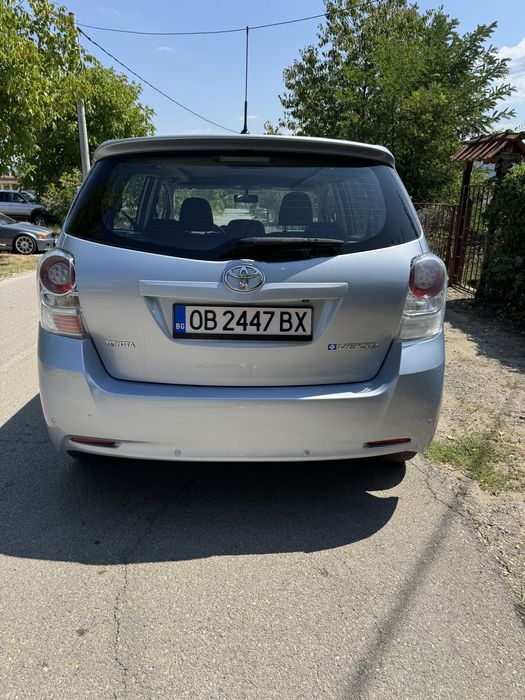 Продавам Toyota Verso