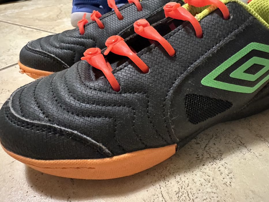 Сет детски бутонки Umbro ,пантофки и сандали + бонус обувки