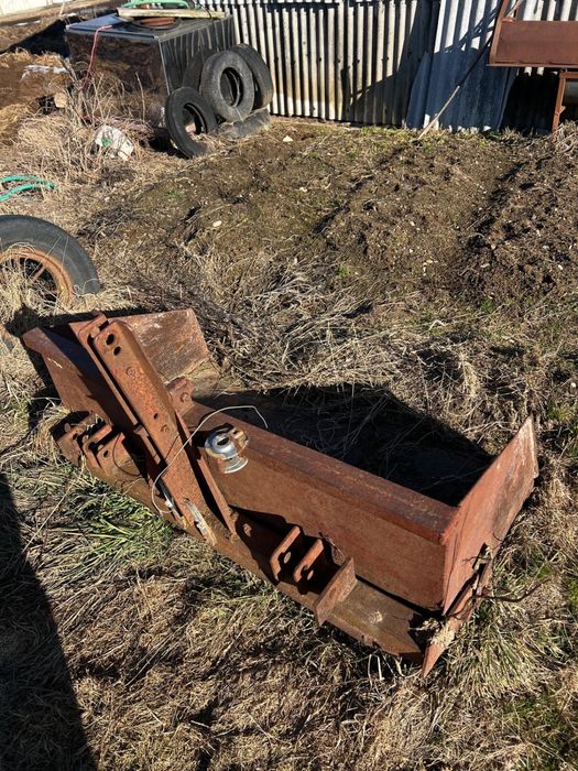 Vand tractor universal 445 UTB cu plug disc si cupa in tiranț