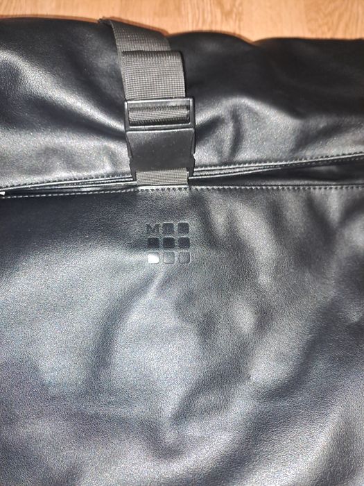 Vand rucsac nou  stare foarte  bună