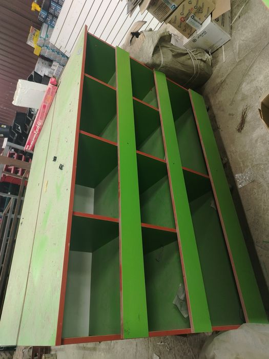 Продам  полки  бу