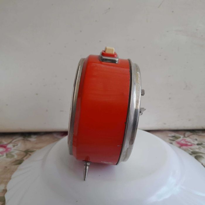 Ceas de masa desteptator , mecanic JNSA 90 lei