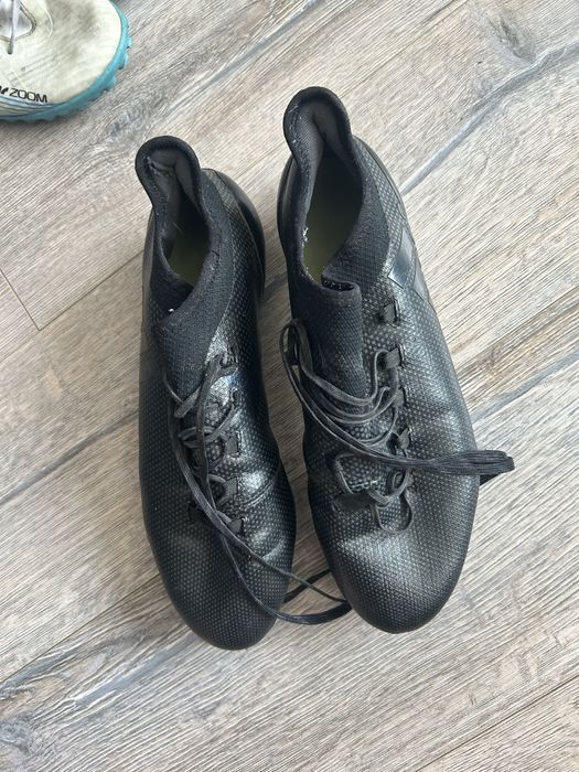 Футболни маратонки и бутонки