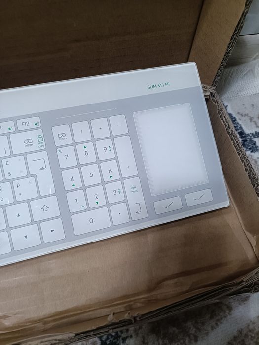 Tastatură medicinală igienică  Tactys slim 811 FR cu ecran tactil extra plat