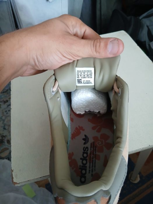 Продам Кроссовки Adidas original