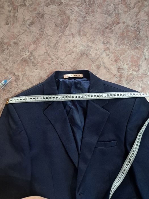 Продам костюм школьный на парня