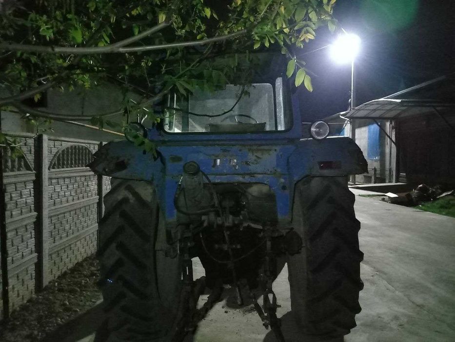 traktor sotiladi
