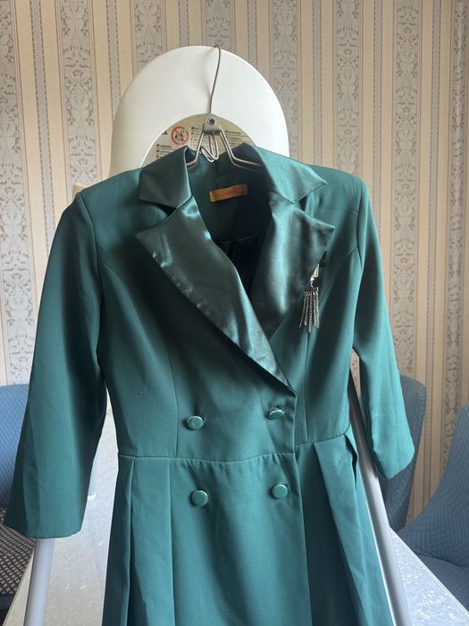 Продам платье красивое