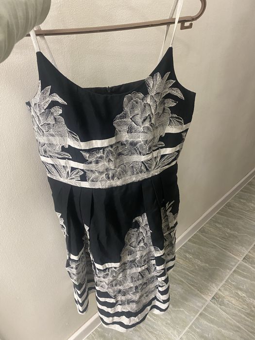 Дамска  рокля с презрамки