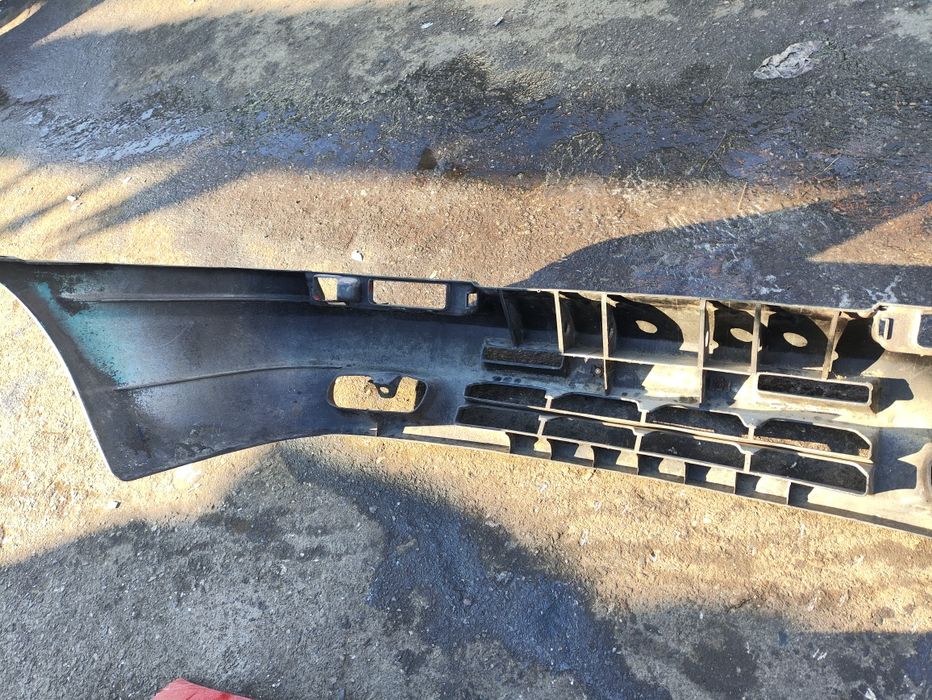 Бампер на мазду 323ф