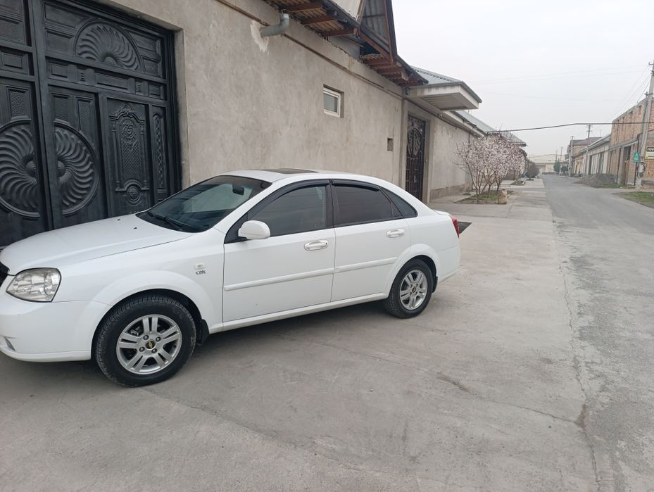 Лассети 1.8 автоматически