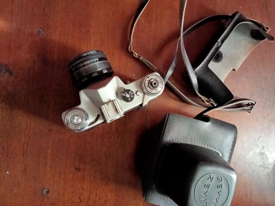 Зеркальный фотоаппарат ЗЕНИТ Е