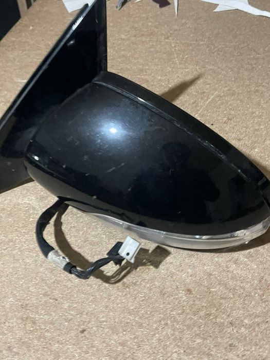 Боковые зеркала.