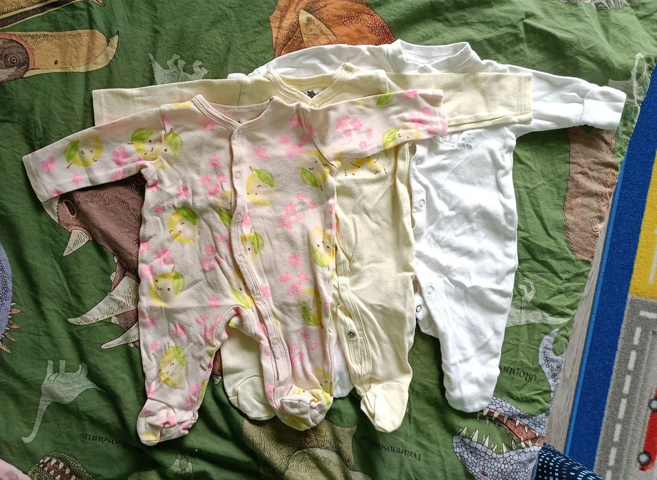 Бебешки дрехи за момиче