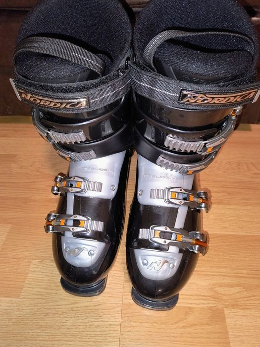 Vând clăpari Nordica mărime 28-28.5, 325 mm, stare excelentă