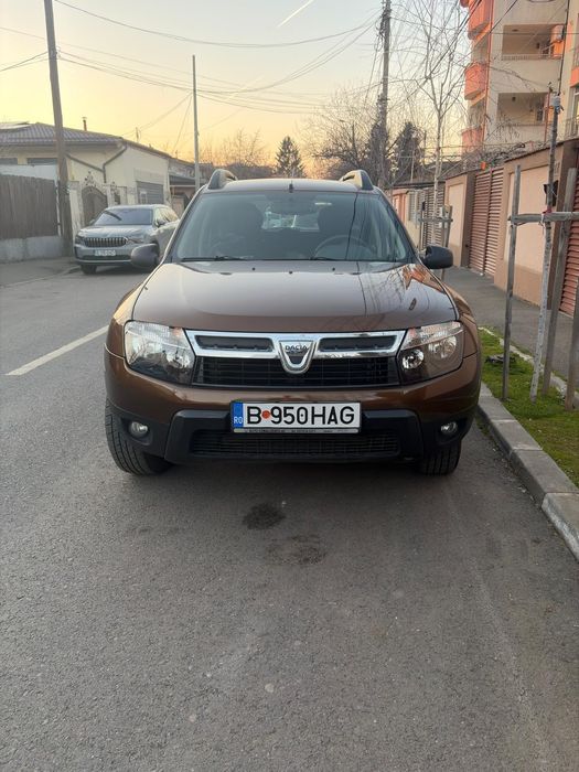 Vând Dacia Duster