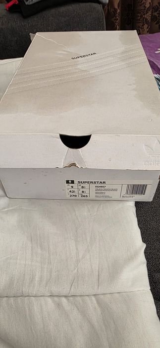 Adidași superstar