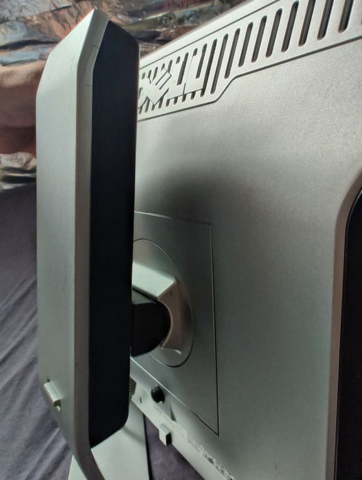 Dell 1908FPB монитор