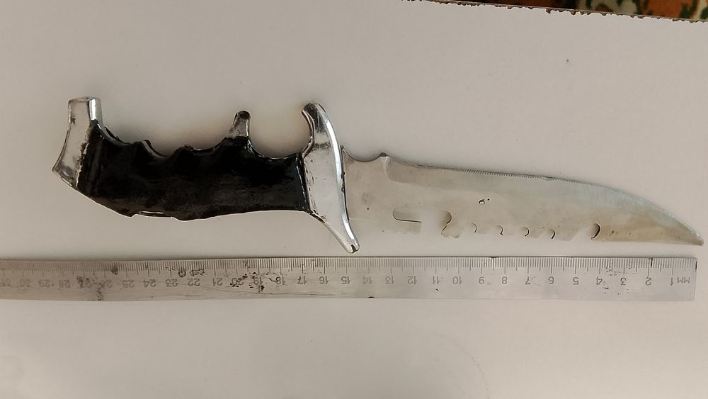 Продаётся увелирный ножик!!! Только для сувенира .