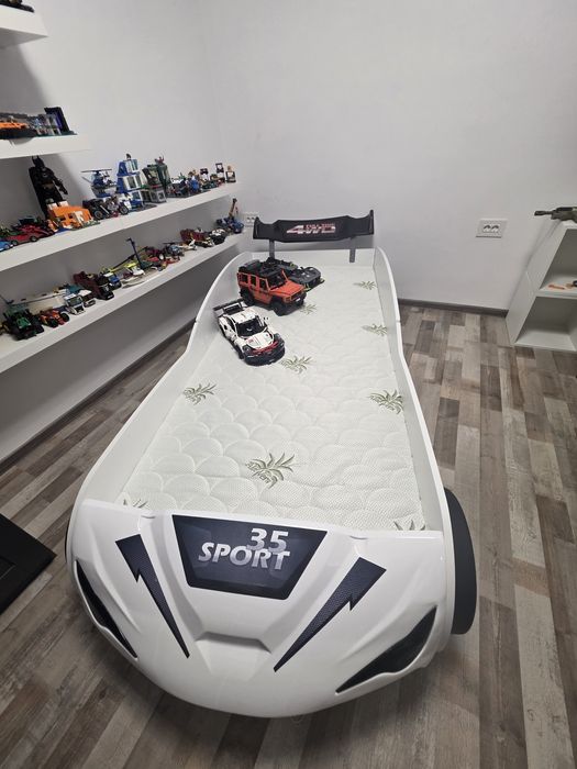 Pat pentru copil in forma de masina!!