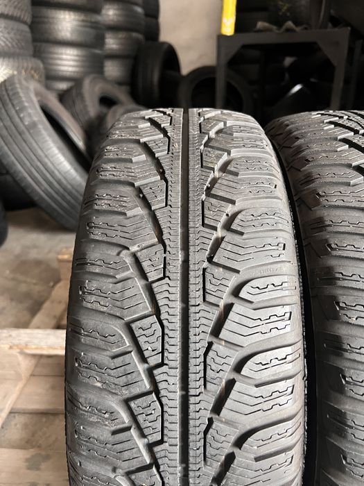 2 anvelope iarna 195/60/15 , uniroyal , 6.7 mm