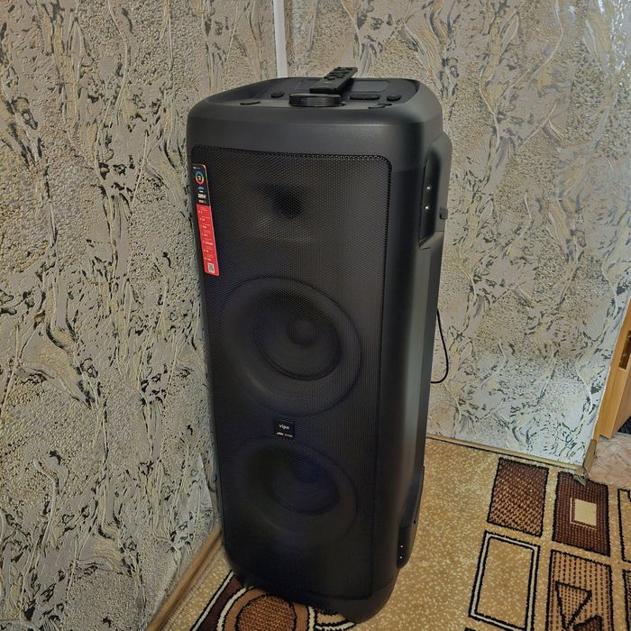 Продам портативную  колонку.