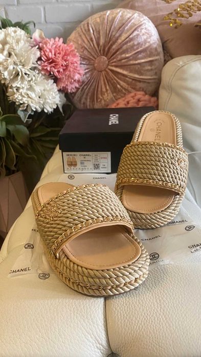 Чехли Шанел*н.39*Chanel braided slippers
