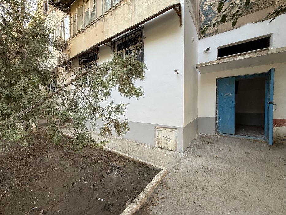 3 xonali kv sotiladi