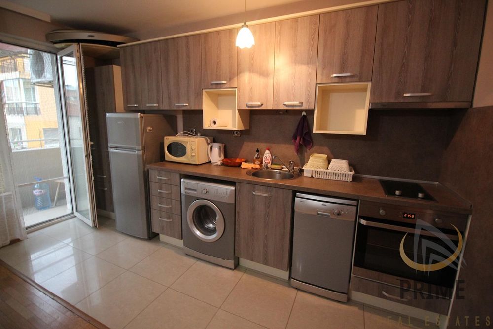 Дава се под наем Двустаен апартамент в Бургас, Център - 64 кв.м за 433.5 € - Снимка #6