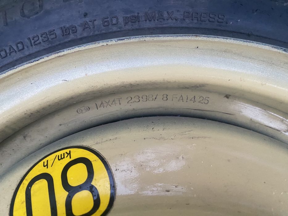 Vând rezerva îngusta Toyota