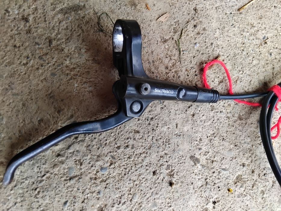 Vând set complet de frâne hidraulice Shimano (față + spate), utilizat.