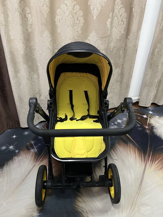 Продам коляску в подарок ходунок