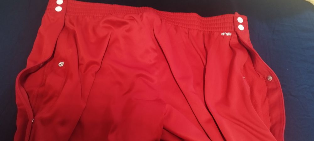 Долнище 2 XL . Adidas.20 евро.