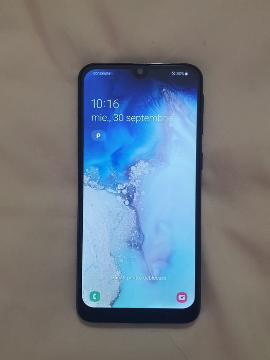 Tel. Samsung A40.