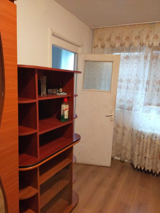 Închiriez garsonieră