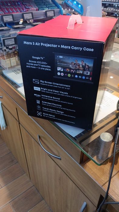 Vând video proiector NEBULA nou sigilat cu Netflix