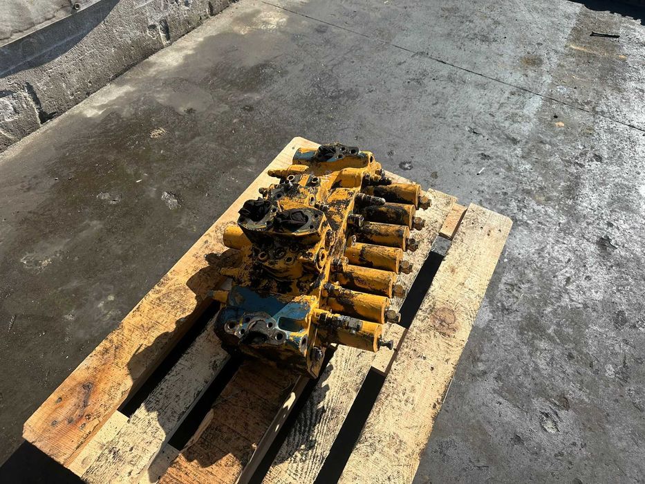 Distribuitor hidraulic excavator Liebherr R 932 HDSL Litronic