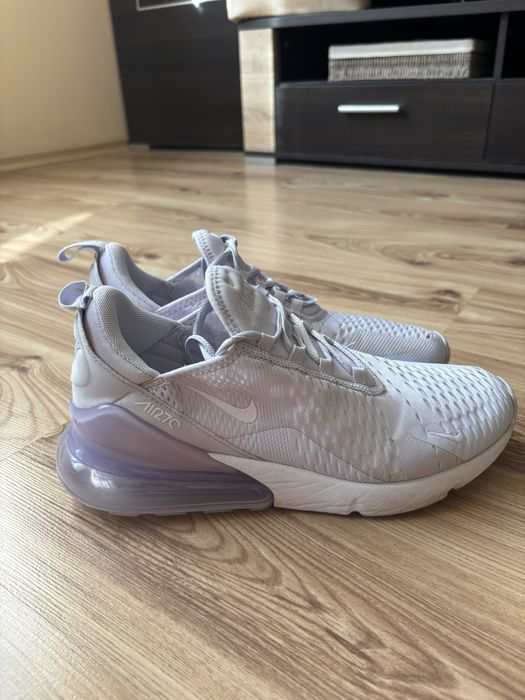 Nike Air Max 270