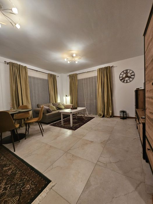 Inchiriez ap.3 camere