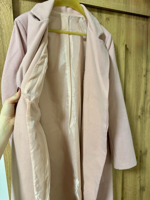 Бледорозово палто