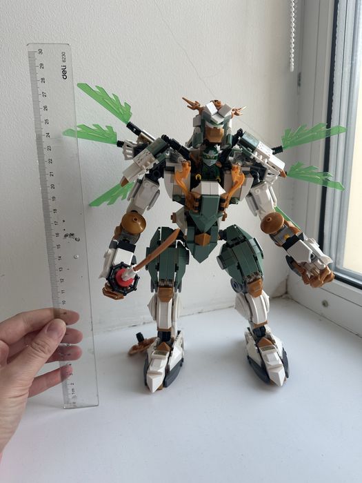 Lego робот собранный