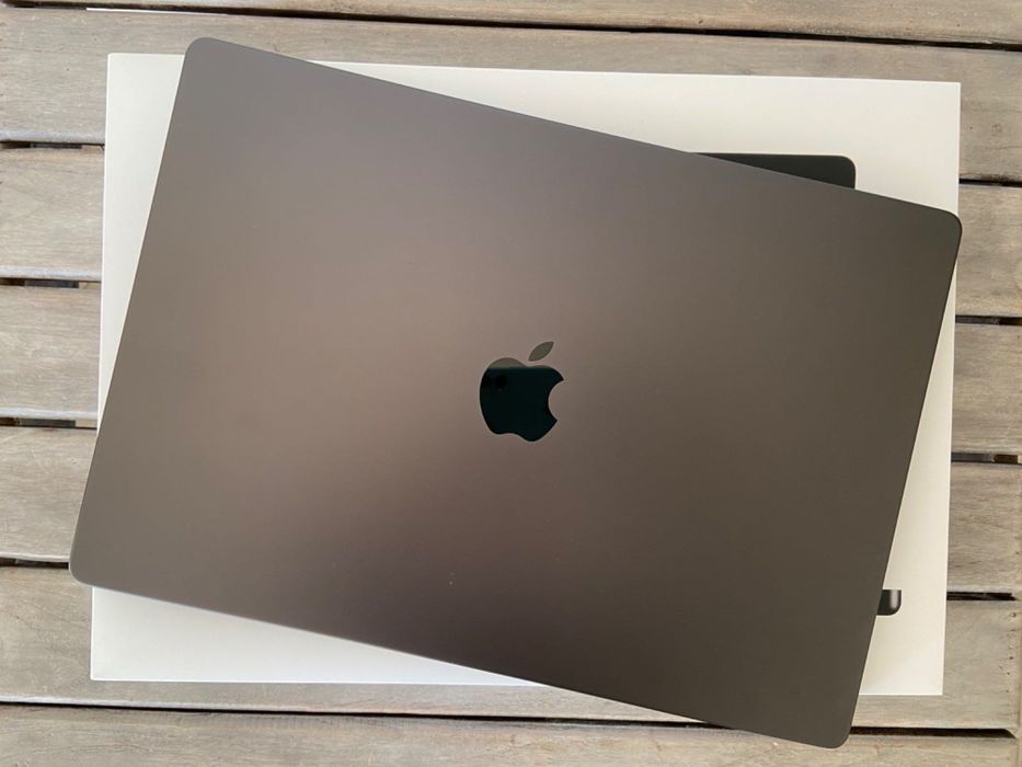 MacBook Pro 16 | 36 GB | M3 Max | 1 Tb SSD | Health 100% | 44 Cicluri