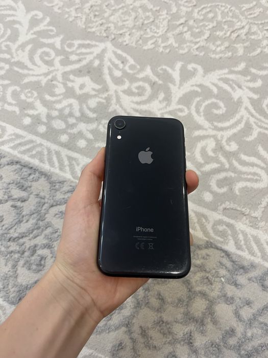 Айфон xr и x черный