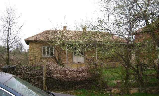 Къща в Бенковски