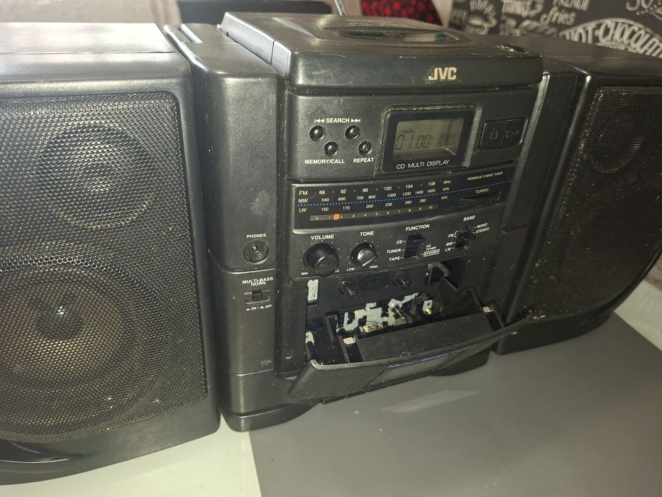 JVC PC-X55, sistem audio boombox cu radio ( Antena Satelor  ), casetofon si CD Player, boxe detașabile, perfect funcțional